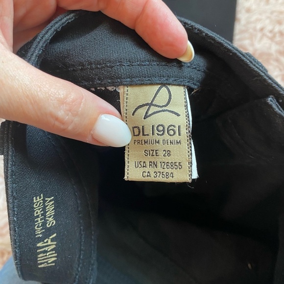 DL1961 Black Nina High rise skinny jeans size 27 or 28 - Picture 7 of 13